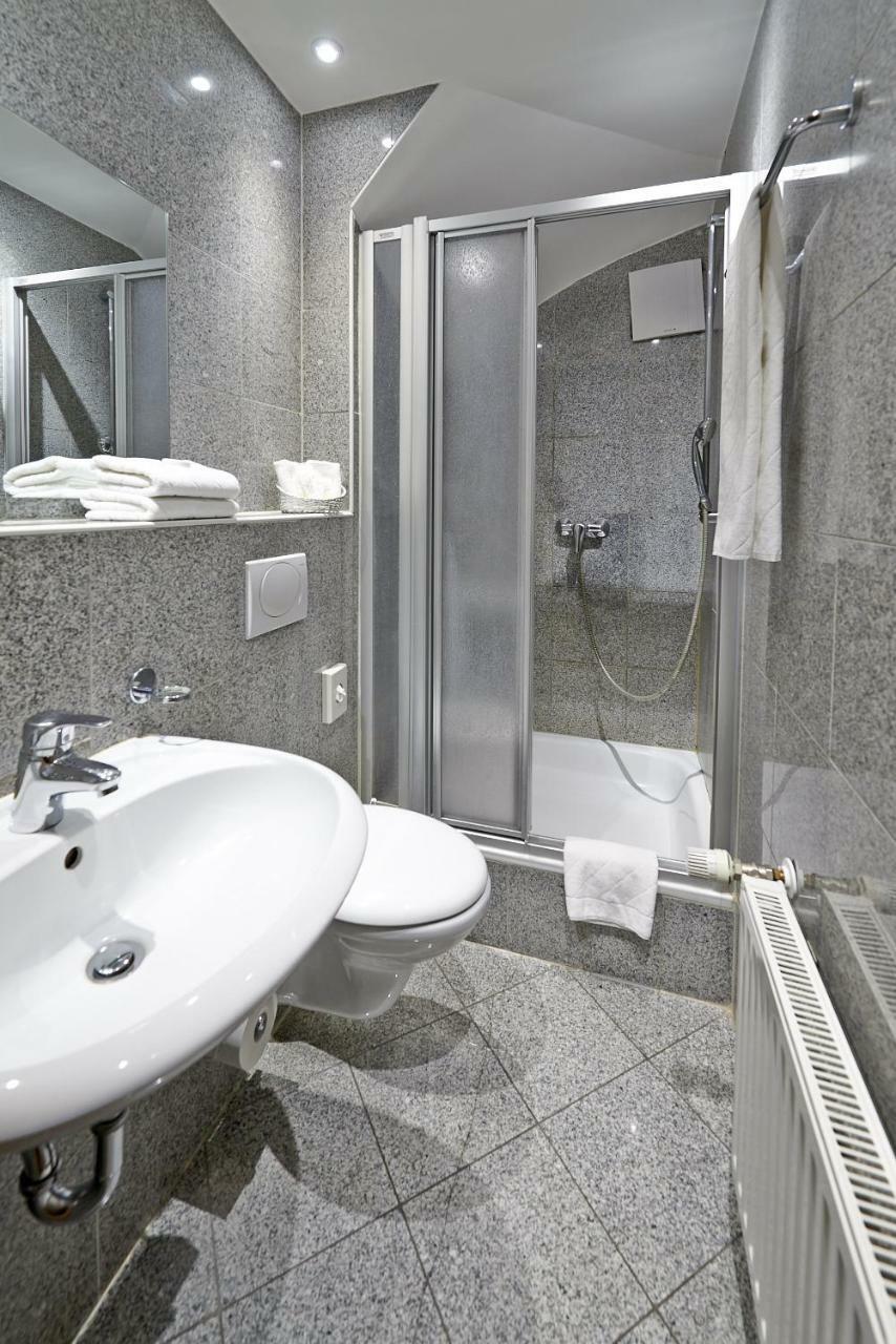 Hotel Hafentor Hamburgo Exterior foto